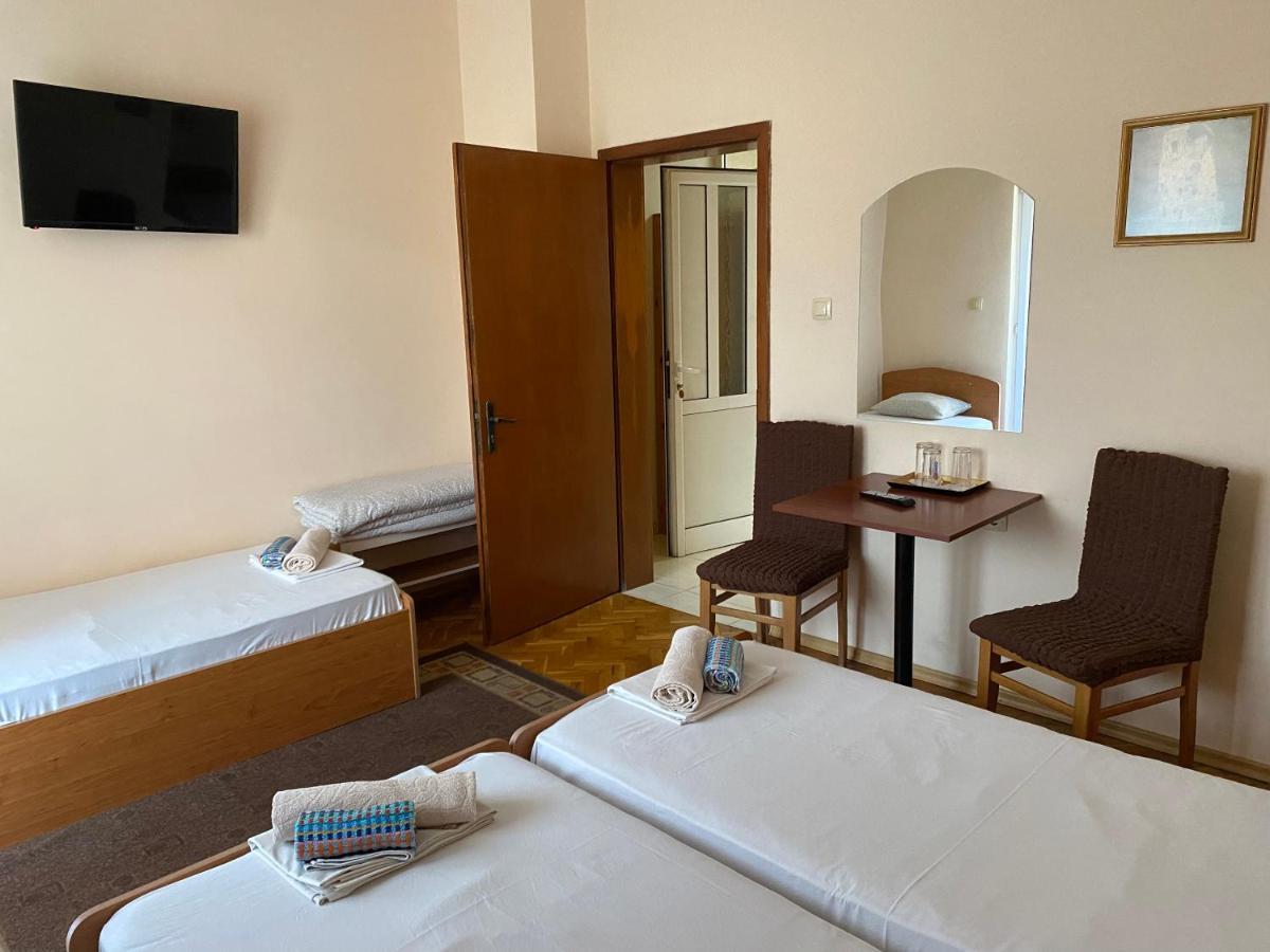 Family Hotel "May" Petrics Kültér fotó