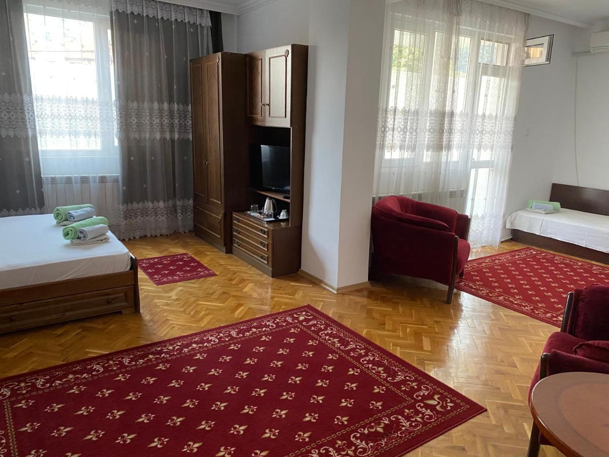 Family Hotel "May" Petrics Kültér fotó