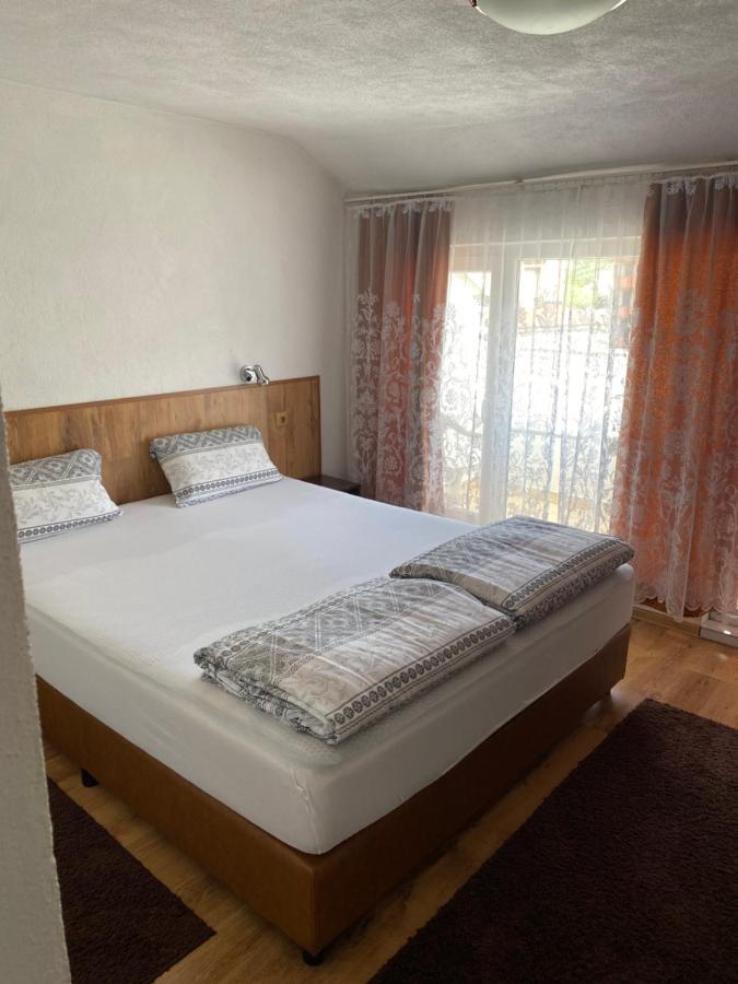 Family Hotel "May" Petrics Kültér fotó