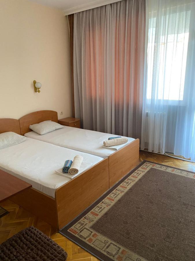 Family Hotel "May" Petrics Kültér fotó