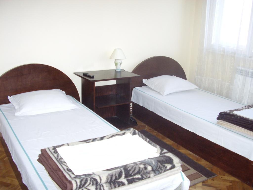 Family Hotel "May" Petrics Szoba fotó