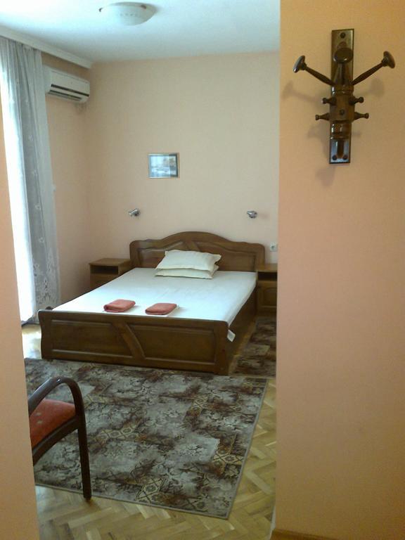 Family Hotel "May" Petrics Szoba fotó