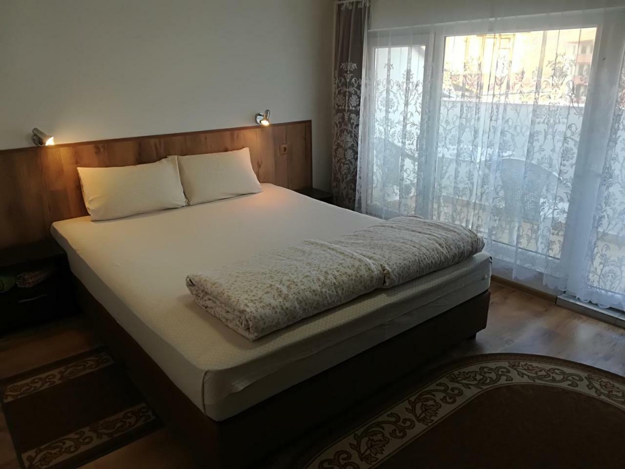 Family Hotel "May" Petrics Kültér fotó